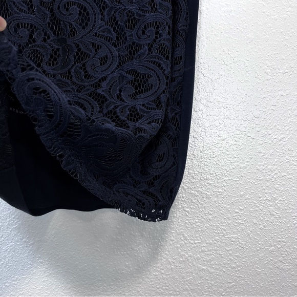Adrianna Papell Navy Blue Sleeveless Lace Overlay Blouse Size Small - Picture 3 of 6